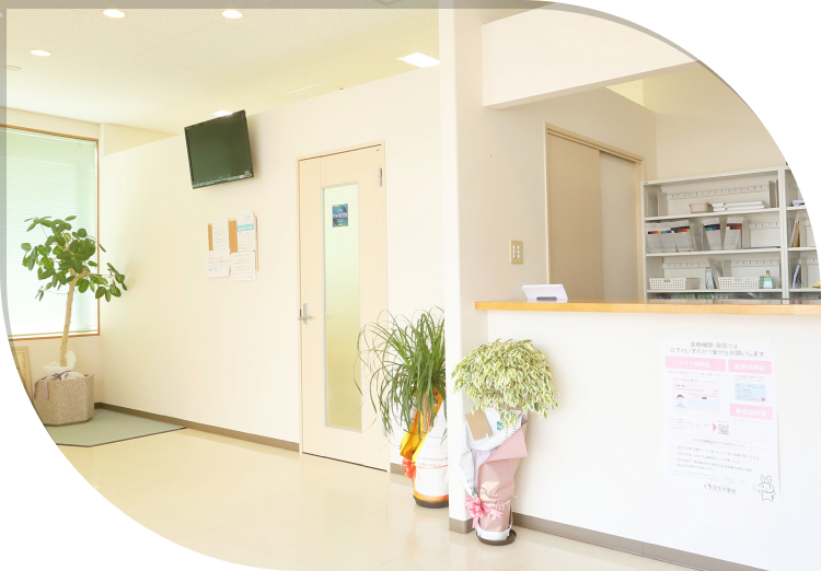 毎日の「食事」を大切に、笑顔につなげる歯科医院。お口の健康を身近なところから支え、食事を楽しむ毎日を、一人ひとりに寄り添います。